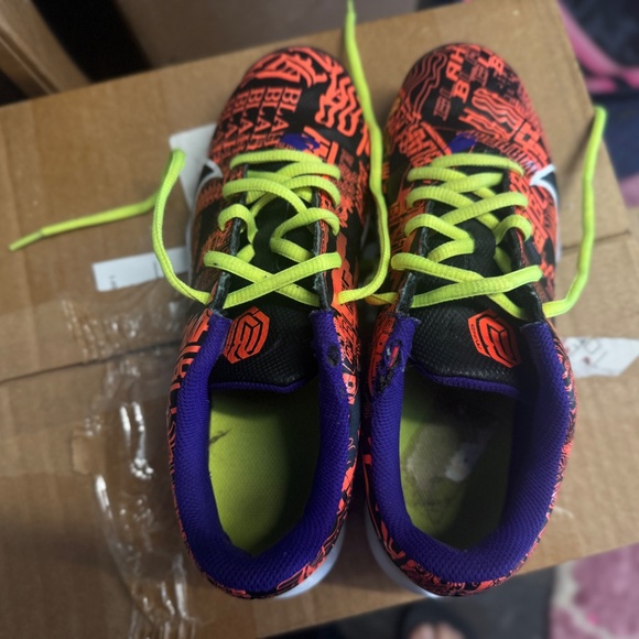 Vapor Edge Cleats - Soccer and Baseball - Nike Size 6 Youth - Picture 4 of 5